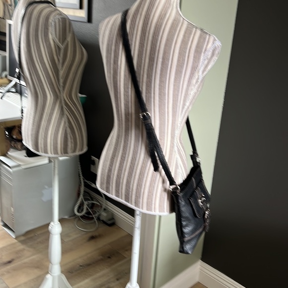 Nine West, black leather crossbody, small bag - Picture 9 of 12